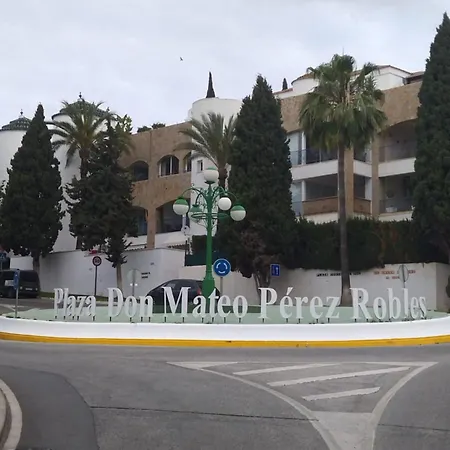 Modern On Golf - Andalucia Apartment